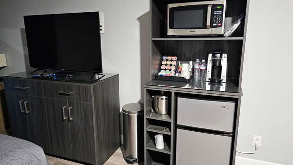 Deluxe King Room Photo 4