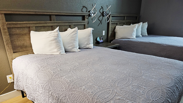 2 Queen Beds Non-Smoking Photo 2