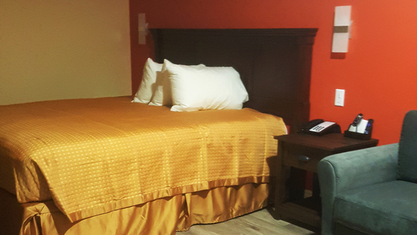 Deluxe King Room Photo 2