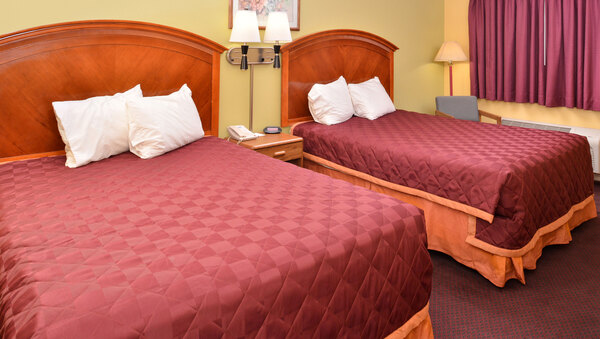 2 Queen Beds Non-Smoking Photo 1